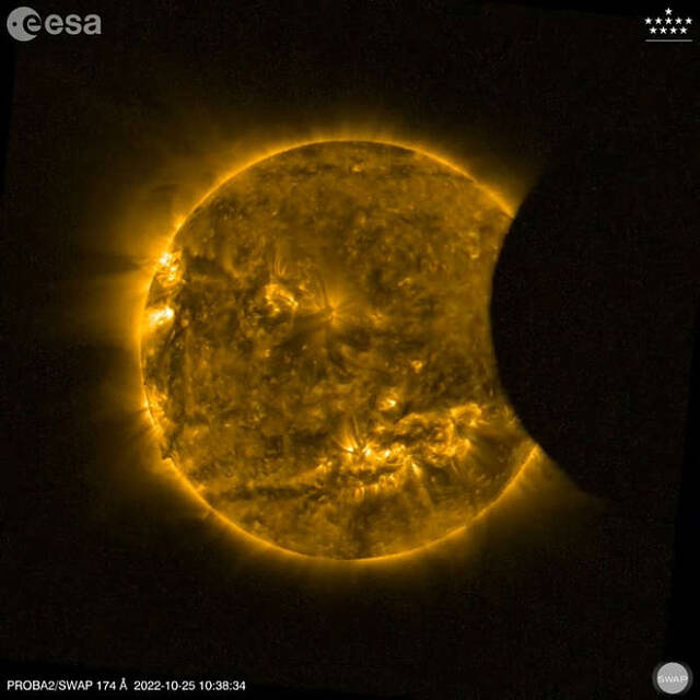 欧洲宇航局Proba-2探测器一日内拍下两次日偏食