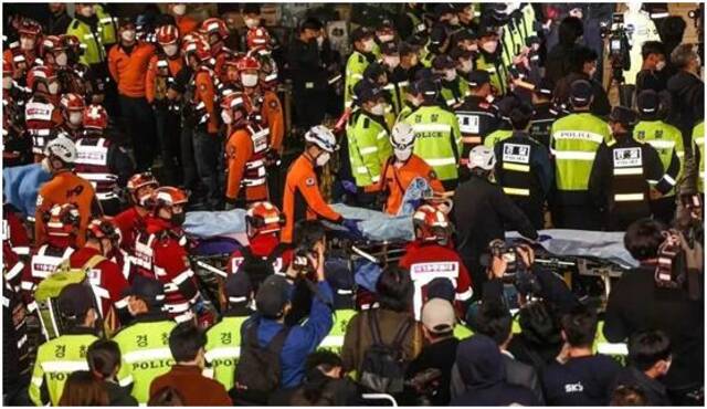 韩媒爆料！韩政府曾讨论将踩踏事故遇难者称为“死者”，引发争议