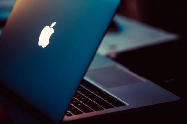 苹果申请MacBook发光Logo新专利，可显示不同颜色