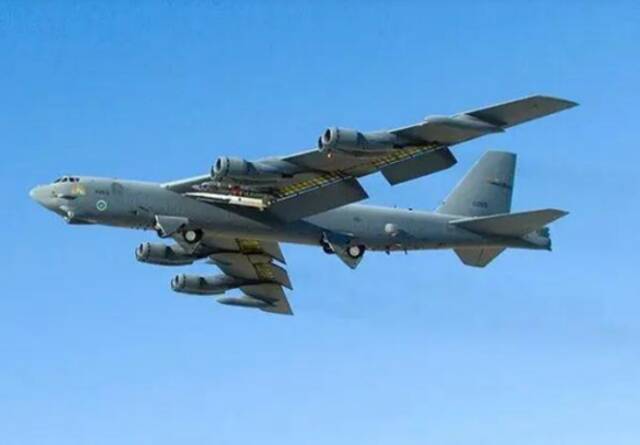 美军B-52轰炸机人民视觉资料图