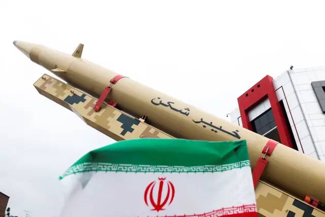 伊朗的“征服者”系列弹道导弹图源：社交媒体
