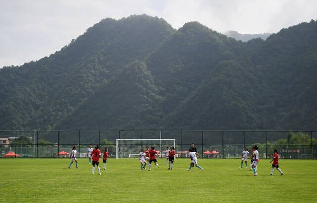 追光｜足球、学业、产业三不误：西北小县走出特色足球发展路