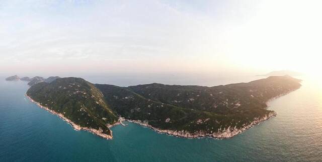这是10月30日拍摄的广东珠海担杆岛（无人机照片）。新华社记者邓华摄