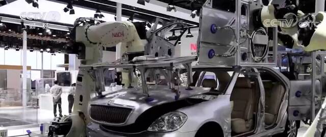 聚焦进博会  工业机器人加速升级 智能黑科技改变生活