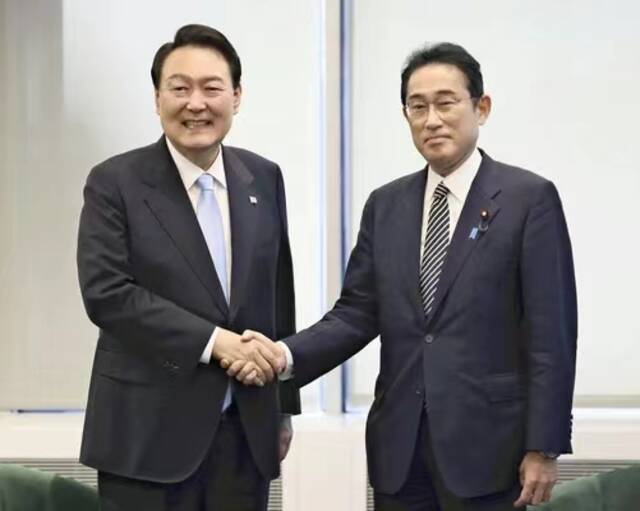 岸田文雄与尹锡悦将于明日举行日韩首脑会谈，日媒强调“3年来首次”