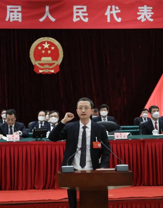 李俊杰当选北京海淀区人民政府区长