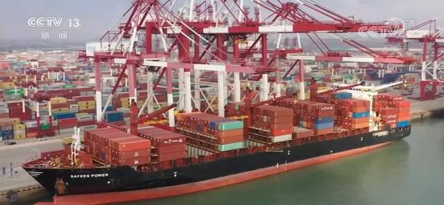 沿海各大港口开辟新航线 助力外贸稳增长