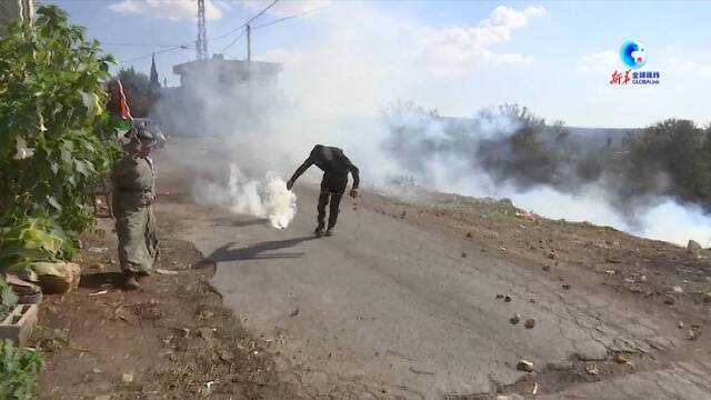 全球连线丨记者直击巴勒斯坦青年与以色列军队发生冲突