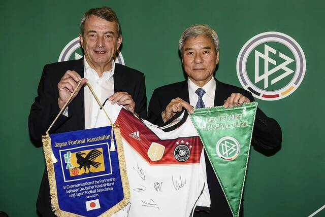 日本足协2015年与德国足协达成合作备忘录。图/视觉中国