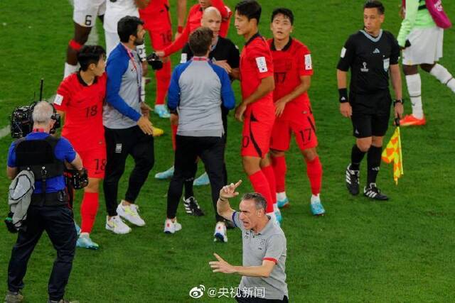 世界杯韩国2:3不敌加纳 主教练吃红牌