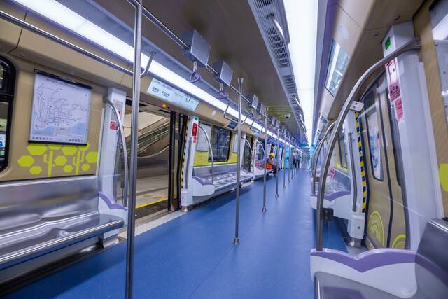 深圳地铁12号线开通初期运营 中国电建承建