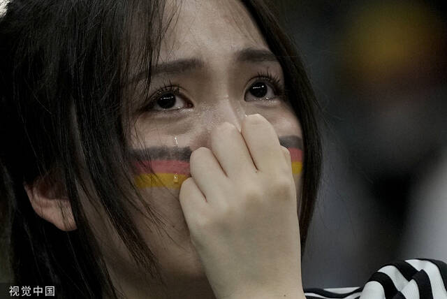 流泪的德国球迷。