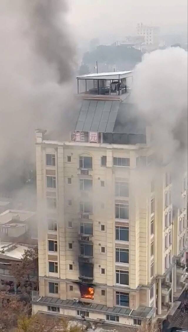 外媒：喀布尔一酒店发生枪战，已造成21人伤亡，其中3人死亡