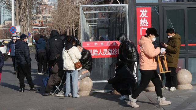 流行病学专家曾光：疫情风暴下，医护或需“轻伤不下火线”