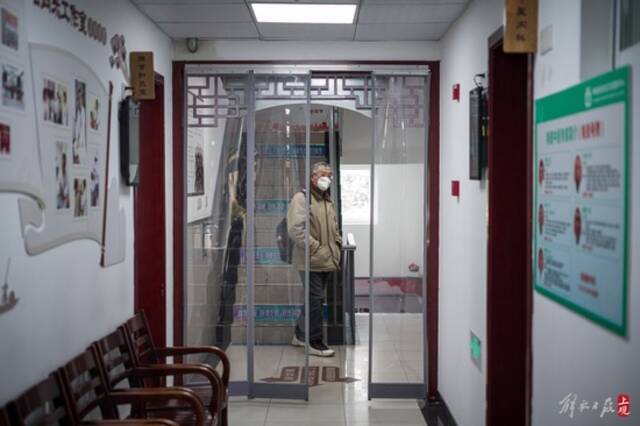 直击上海社区医院：药品供应跟上需求，日常门诊有序开展