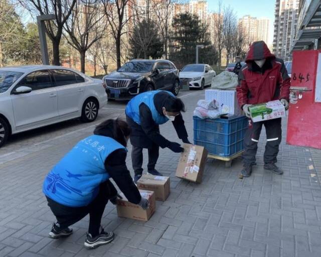 已有近300人报名！北京大兴志愿者上岗配送一线