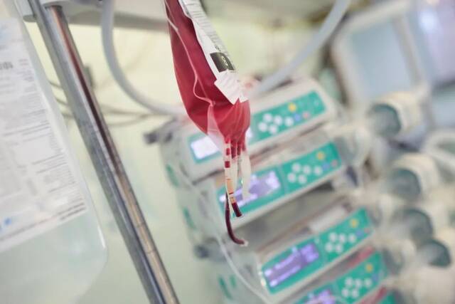 每21天输血一次 正值“当打之年”的他们在经历什么？