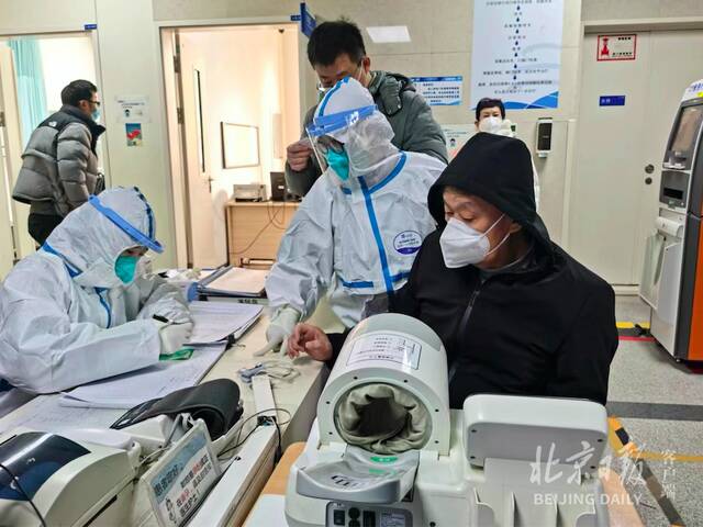 探访北京天坛医院发热门诊：多举措保障患者就诊“一路绿灯”