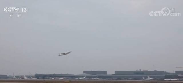 全球首架C919开启100小时验证飞行 验证飞行期间将起降9省市10座机场
