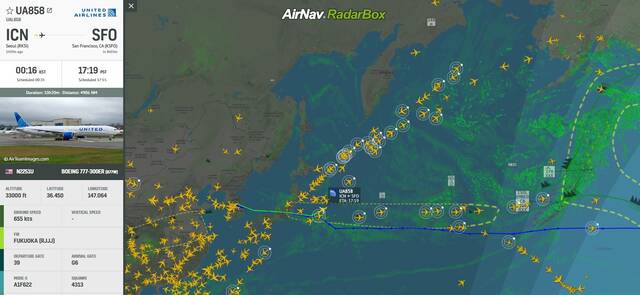 时光旅行：联合航空UA858航班2023年1月1日起飞降落时目的地机场的时间却还在2022年