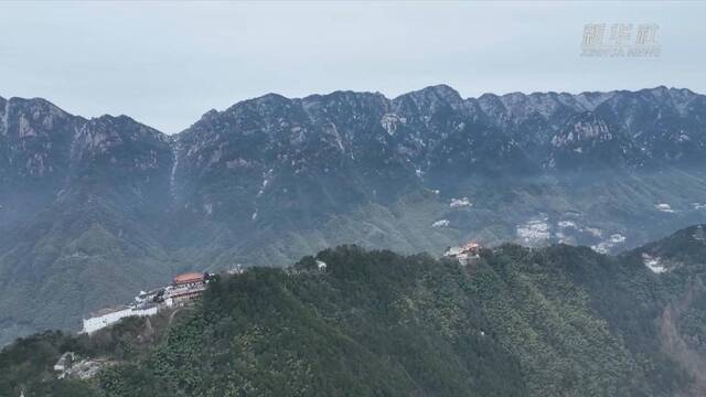 新华全媒+｜登高祈福迎新年 安徽九华山旅游市场回暖