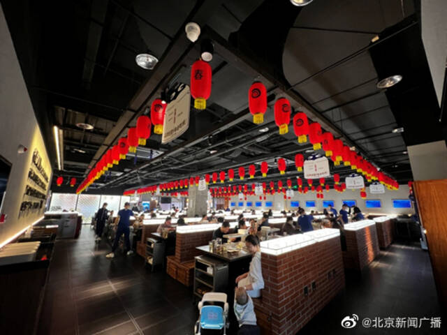 北京一餐厅单日客流达千人！“看到排号我们惊呆了”