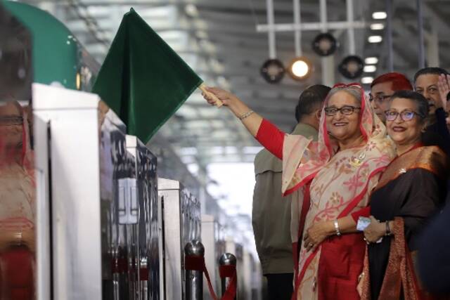 中企承建的孟加拉国首条城市轻轨正式通车