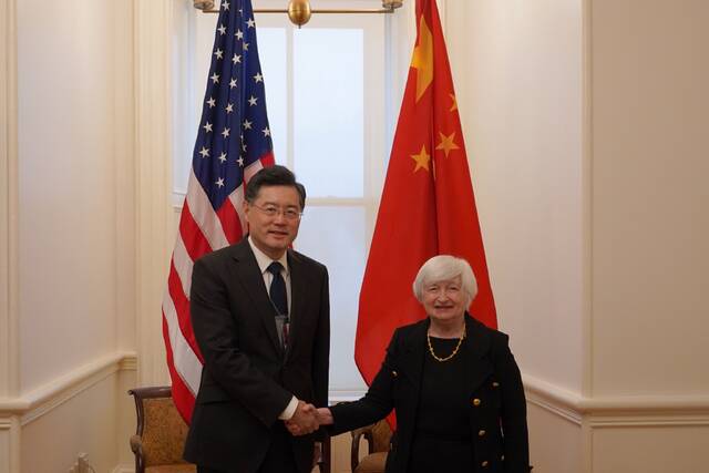2022年12月15日，秦刚大使会见美国财长耶伦图源：中国驻美大使馆网站