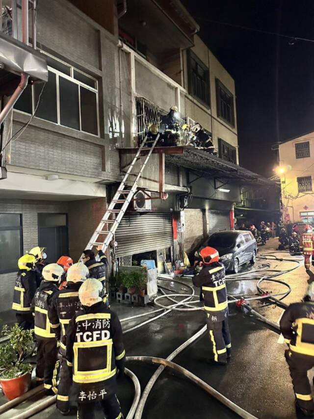 台媒：台中一民宅凌晨起火5人死亡，疑屋主点火驱蛇酿惨剧