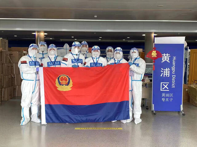 黄浦公安增援上海机场民警合照，历时33个月，如今终于顺利回归。图片来源：黄浦公安