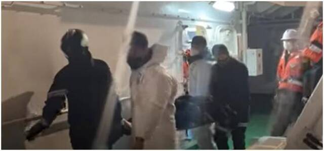 韩媒：一名中国渔船船长在被韩海警盘查途中晕倒送医