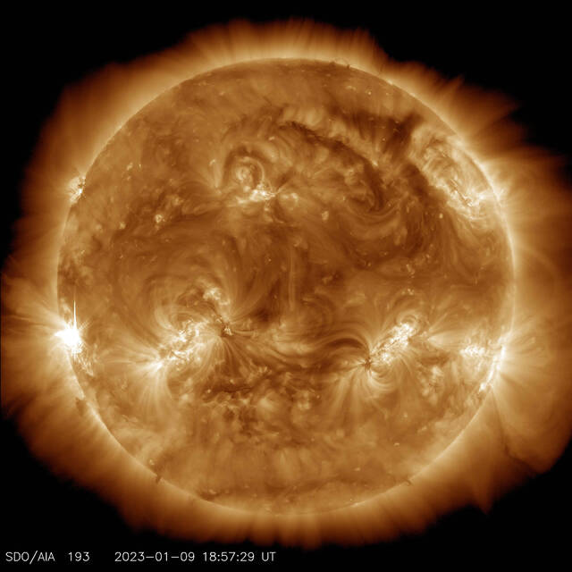 太阳爆发X1.9级强烈太阳耀斑