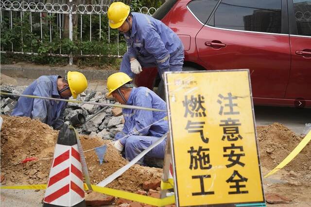 郑州华润燃气大力推进庭院老旧燃气管网改造