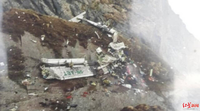 尼泊尔一载72人客机坠毁，地方官员：找到幸存者的机会“微乎其微”