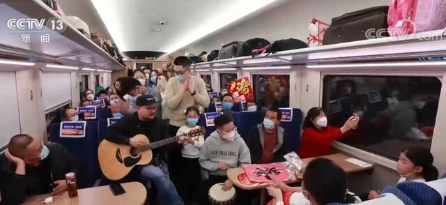 客流量不断增加 中国多地铁路部门多项措施服务旅客