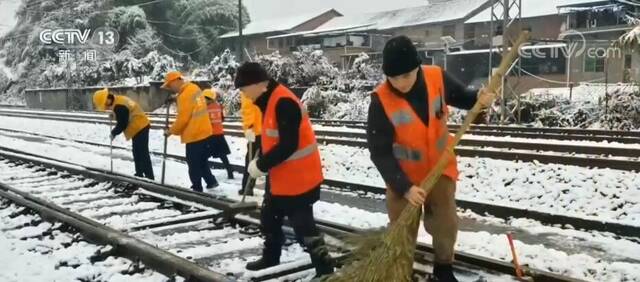 各地铁路部门多措并举 确保旅客出行安全