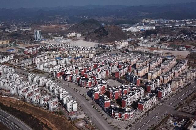 2022年11月26日拍摄的贵州省丹寨县金扬社区（无人机照片）。新华社记者崔晓强摄