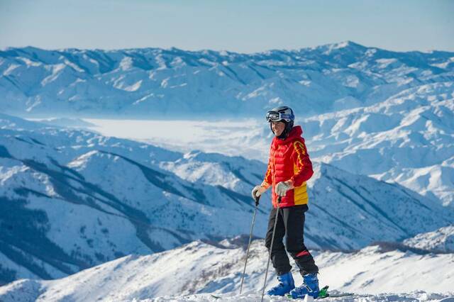 追光丨踏上雪道的可可托海牧羊人