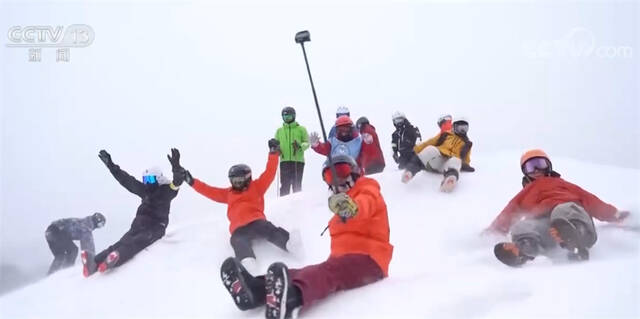 冰雪“燃”冬 冰嬉雪趣欢度新春