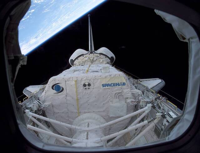 NASA纪念哥伦比亚号航天飞机失事20周年 2003年2月1日在重返大气层时解体