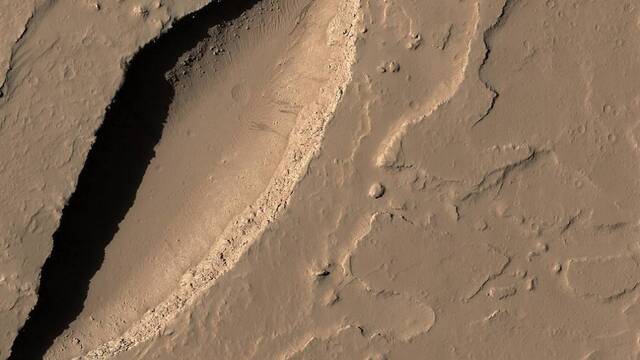 位于火星赤道附近的奥林巴斯山：太阳系中最大的火山