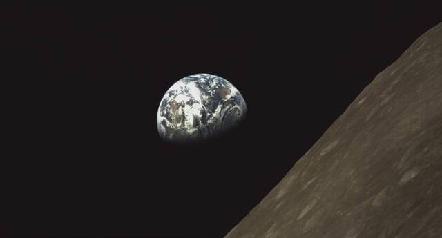 2018年嫦娥四号任务龙江二号拍摄地月合影