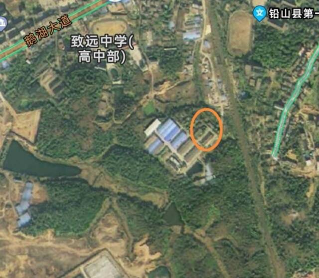 实探金鸡山粮库路线：胡鑫宇遗体在粮库墙外树林被发现，校外有泥土路直达