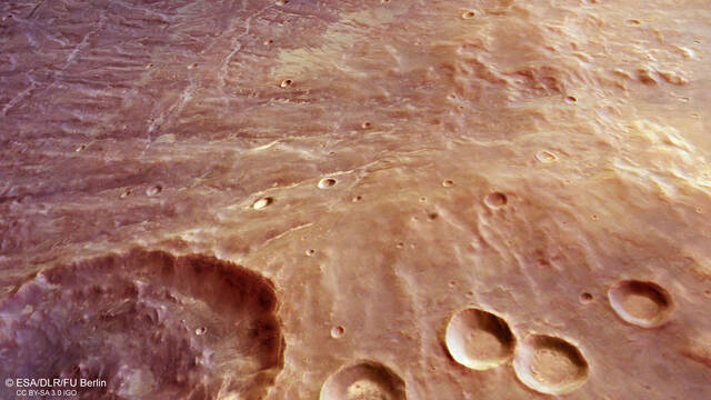 火星上的深裂缝和水蚀谷