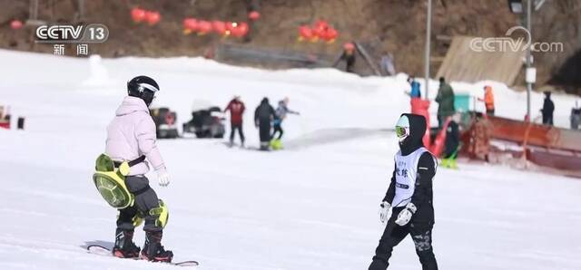 乡村振兴产业链从雪场再延伸 村民从村庄“滑”入雪场