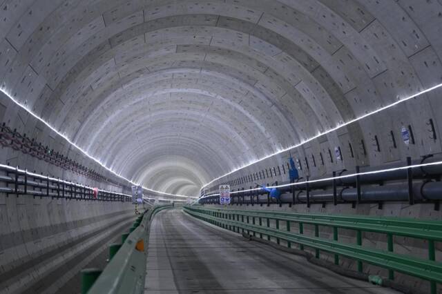 北京东六环项目“运河号”成功穿越北运河