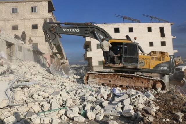叙利亚阿勒颇受土耳其强震影响严重，救援面临困难。