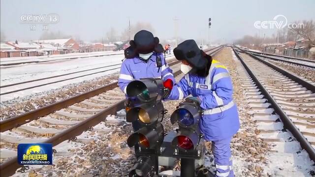 北方多地降雪 各部门全力保畅通