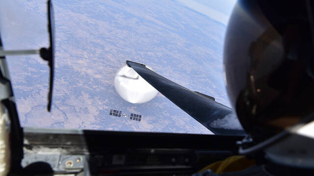 美国空军U-2侦察机飞行员拍摄的中国气球的照片