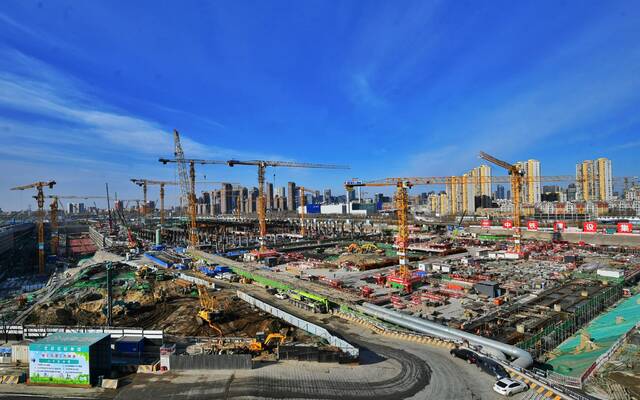 2月24日，北京城市副中心站综合交通枢纽工程现场。新京报记者王贵彬摄